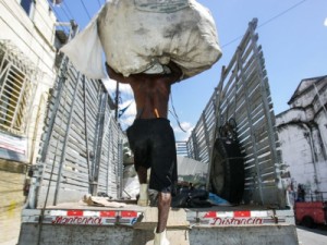 Deputados aprovam projeto que concede auxílio financeiro a catadores do Ceará