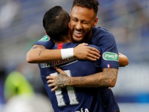 Com gol de Neymar, PSG vence Saint-Étienne e é campeão da Copa da França