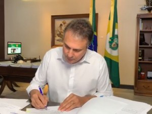 Camilo sanciona auxílio catador; benefício deve ser pago até dezembro