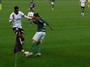 Corinthians e Palmeiras ficam no zero em jogo de ida da final do Paulistão
