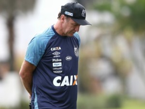 Preferido do Santos, Cuca tem rescisão com São Paulo publicada no BID