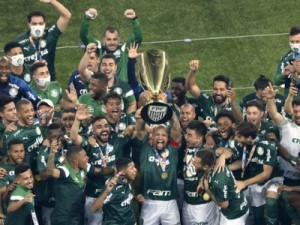 Nos pênaltis, Palmeiras vence Corinthians e conquista Paulistão após 12 anos