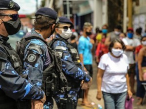 Lei que prevê multa para quem não usar máscara no Ceará entra em vigor