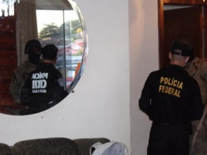 Operação nacional da PF cumpre 22 mandados de prisão e 17 de busca e apreensão no Ceará