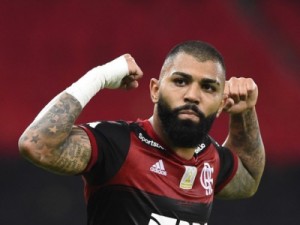 Gabigol sai do banco e dá vitória suada ao Flamengo sobre o Fortaleza no Maracanã
