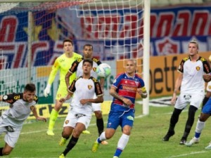 Fortaleza domina e bate o Sport com gol de Wellington Paulista