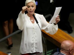 MP diz que Cristiane Brasil e secretário de Educação recebiam propina em espécie; ex-deputada usava 'mulheres da mala'