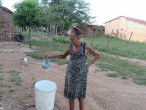 Programa beneficia 200 mil cearenses com fornecimento de água