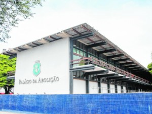 Camilo se articula para definir envolvimento em disputas entre aliados