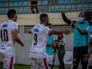 Ferroviário vence Imperatriz, fora de casa, e assume liderança provisória