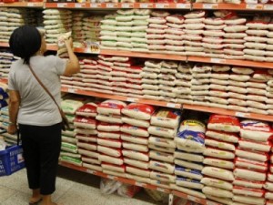 Inflação dos mais pobres acelera a 0,89% em setembro com salto de 10,64% do arroz e feijão