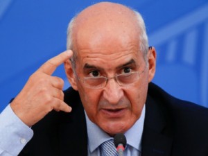 Ministro Luiz Eduardo Ramos, da Secretaria de Governo, está com Covid-19