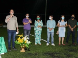 Governo do Ceará inaugura areninha em Uruburetama