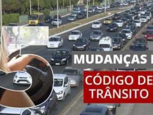 CNH, cadeirinha, farol: veja mudanças na lei de trânsito sancionadas por Bolsonaro