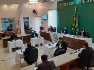 Câmara aprova Projeto, Requerimentos e enaltece o Dia do Professor