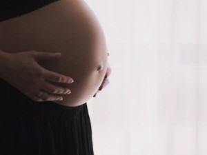 Padre é condenado a pagar mais de R$ 400 mil após conseguir interromper aborto legal