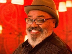 Jorge Aragão está internado em UTI com Covid-19, mas reage bem a tratatamento