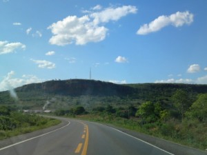 Batida de carro na Bahia, duas pessoas morrem, 7 ficam feridas e deputado sobrevive