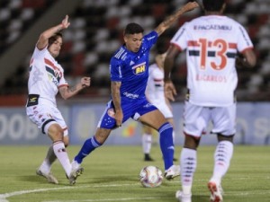 Botafogo perde em casa para o Cruzeiro e segue no calvário do Z-4