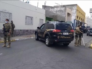 Polícia Federal cumpre mandado de busca e apreensão no escritório de Agenor Neto em Iguatu