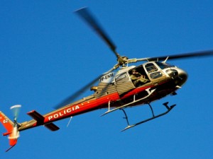 Quatro elementos invadem e assaltam condomínio em Barbalha