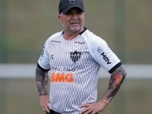 Na cola do líder, Atlético-MG visita o Corinthians para depender apenas de si na ultrapassagem