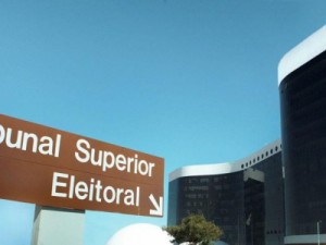 13 candidatos foram presos em todo o país até as 12h, informa o TSE