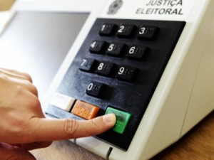 Mais da metade dos prefeitos e vereadores se elege novamente em 2020