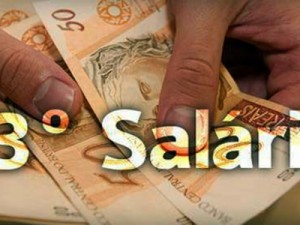 Governo antecipa pagamento de piso salarial a 26 mil professores da rede pública do Ceará