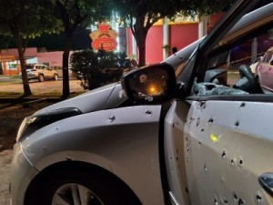 Casal é assassinado com cerca de 100 tiros de fuzil na saída de cassino na fronteira do Brasil com Paraguai