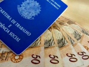 Governo revisa de R$ 1.067 para R$ 1.088 previsão para salário mínimo em 2021