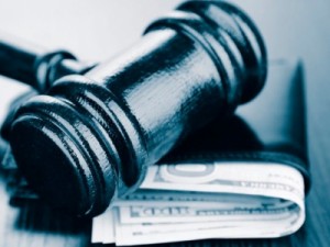 Justiça bloqueia bens do prefeito de Juazeiro do Norte e do irmão, por improbidade administrativa em ação do MPCE