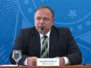 Pazuello volta a citar fevereiro como data de possível início de campanha e cita vacinas de Oxford e CoronaVac