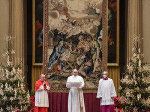 Em mensagem de Natal, papa defende fraternidade e pede vacinas para todos