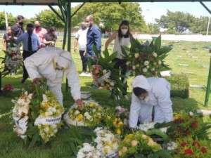 Emoção e homenagens marcam o sepultamento de Normando Sóracles neste sábado (26), em Juazeiro do Norte