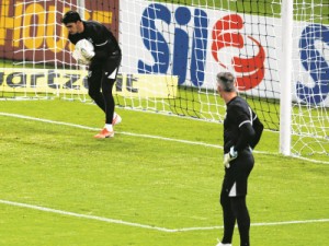 Richard testa positivo para Covid-19 e desfalca o Ceará contra o Santos; Prass deverá ser o titular