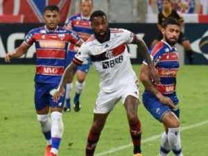 Pedro perde pênalti, Fortaleza e Flamengo fazem jogo ruim e ficam no zero no Castelão