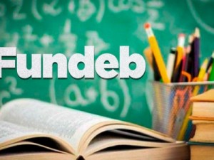 Projeto que regulamenta o Fundeb é sancionado sem veto por Jair Bolsonaro