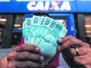 Auxílio emergencial: Projeto quer prorrogar pagamento de R$ 600 até abril