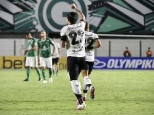 Ceará goleia Goiás, praticamente sela presença na Série A 2021 e fica a três pontos do G-8