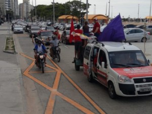 Ato defende vacinação contra Covid e pede impeachment de Bolsonaro em Fortaleza