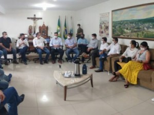 Dr. Guilherme e prefeitos do Cariri debatem com Fernando S consórcio para aterro sanitário