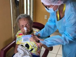 Idosa de 117 anos está entre as primeiras vacinadas contra a Covid-19 na cidade de Sobral