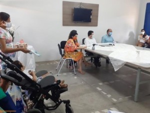 Gestão Pública de Barbalha reúne mães de crianças com casos especiais
