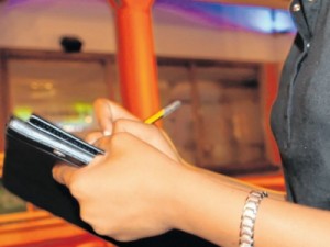 Governo lançará pacote de medidas de alívio a eventos e restaurantes, anuncia Camilo