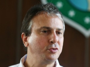 Novo decreto do Estado suspende atividades de parques aquáticos em Fortaleza e Aquiraz