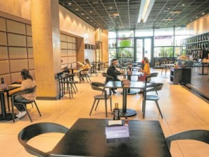 Bares e restaurantes pedem isenção de ICMS e IPTU e flexibilização de horários ao Estado