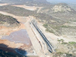 Brejo Santo - CE Rompimento de tubulação em barragem deixa três operários mortos