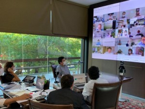 Reunido com 170 prefeitos, Camilo Santana pede união em favor do toque de recolher no Ceará