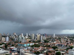 Funceme registra chuva em Fortaleza e outros municípios, e o tempo favorável até o dia 23